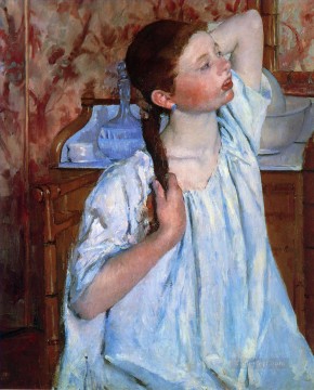 María Cassatt Painting - Niña arreglando su cabello madres hijos Mary Cassatt
